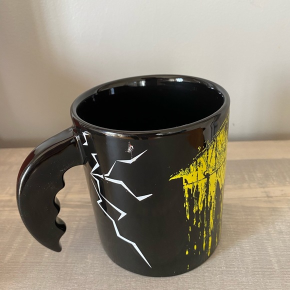 Batman Large Mug 5” Tall Black & Yellow - Picture 4 of 6